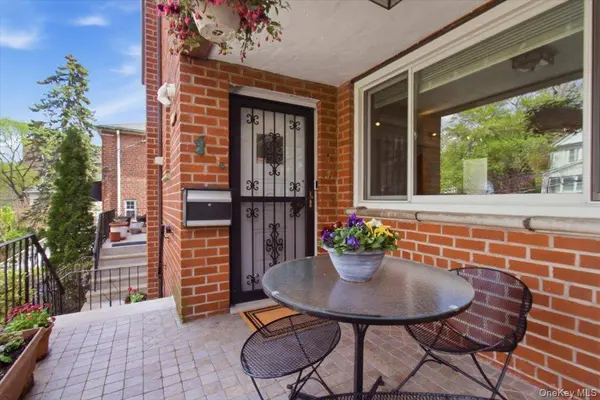 228 W 260th ST, Bronx, NY 10471
