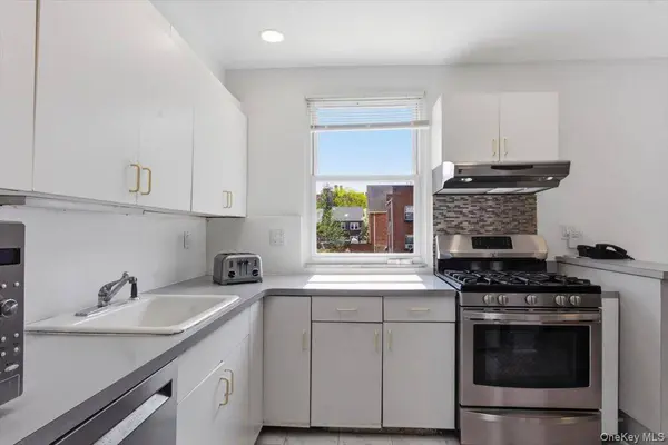 228 W 260th ST, Bronx, NY 10471