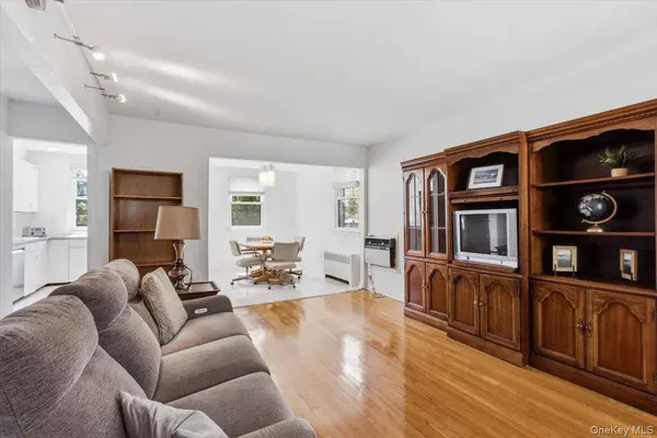 228 W 260th ST, Bronx, NY 10471
