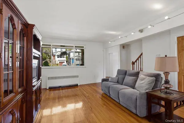 228 W 260th ST, Bronx, NY 10471