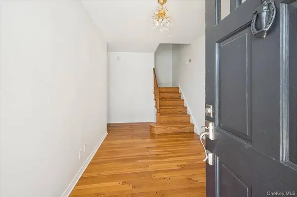 1 Windingwood RD, Port Chester, NY 10573