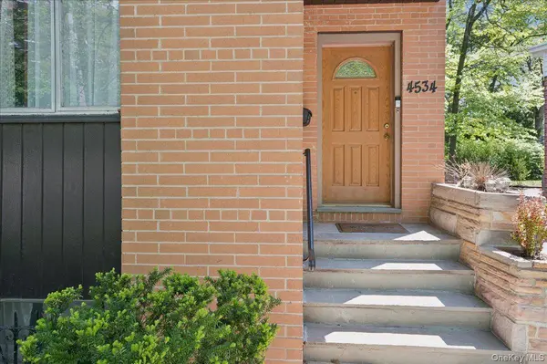 4534 Henry Hudson Pkwy, Bronx, NY 10471