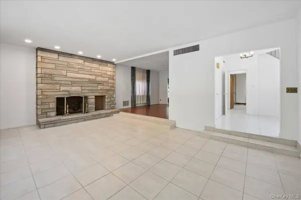 4534 Henry Hudson Pkwy, Bronx, NY 10471
