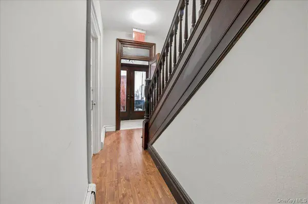 4384 Carpenter AVE, Bronx, NY 10466