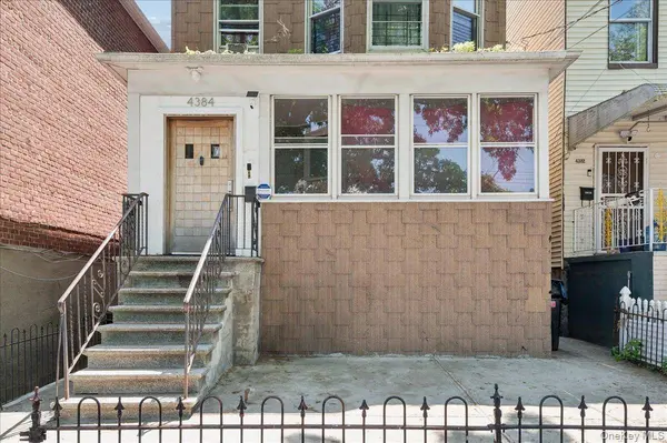 4384 Carpenter AVE, Bronx, NY 10466