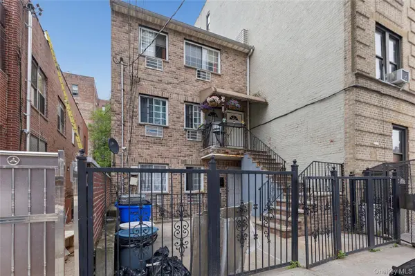 2722 Wallace AVE, Bronx, NY 10467