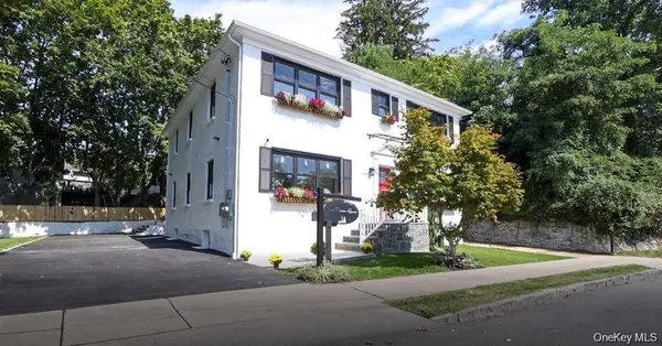 25 Van Duzen PL, Tuckahoe, NY 10707