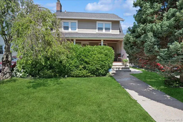 12 Clark PL, Port Chester, NY 10573