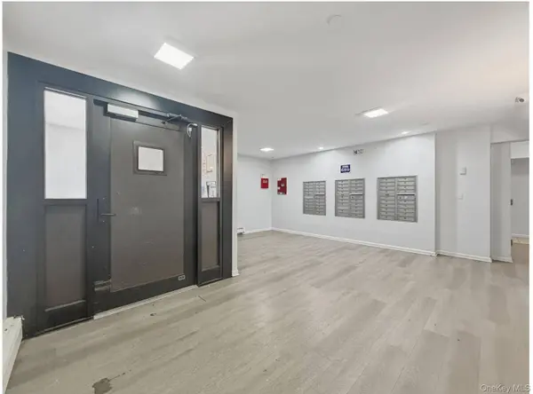 3961 Carpenter AVE, Bronx, NY 10466