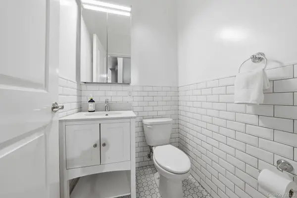 236 W 112th ST, New York (manhattan), NY 10026