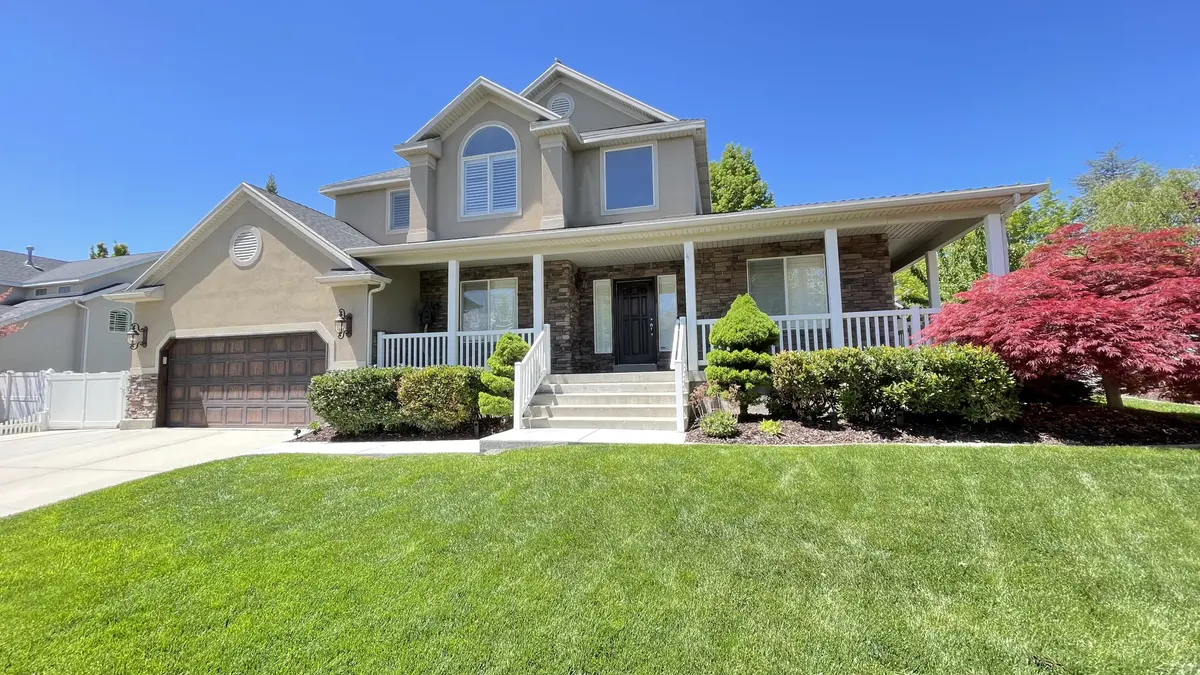 6438 S McKinley Ln, Taylorsville, UT 84129-6806