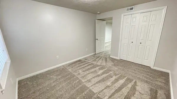 6438 S McKinley Ln, Taylorsville, UT 84129-6806