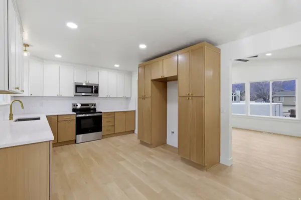 1469 E WINTERWOOD CIR S, Sandy, UT 84092