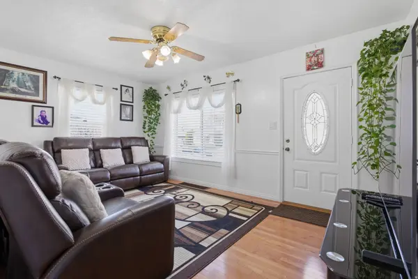 1359 E SWAN, Ogden, UT 84401