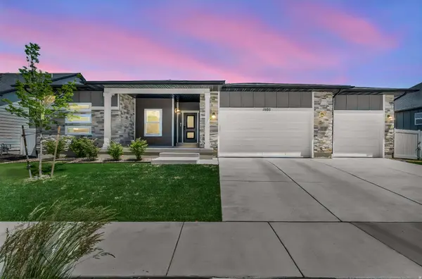 1005 E ANTELOPE DR, Eagle Mountain, UT 84005