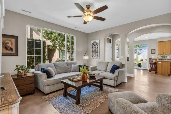 658 CANTERBURY LN, North Salt Lake, UT 84054