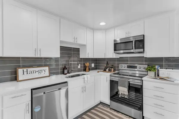 6685 S 1680 E, Cottonwood Heights, UT 84121