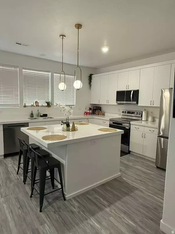 4676 W MIRAMONTE WAY S #4, Kearns, UT 84118