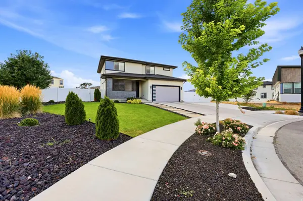 8322 S BOREALIS CT, West Jordan, UT 84088