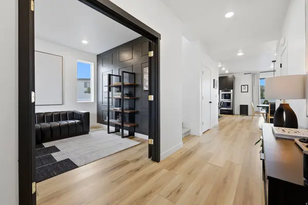 8322 S BOREALIS CT, West Jordan, UT 84088