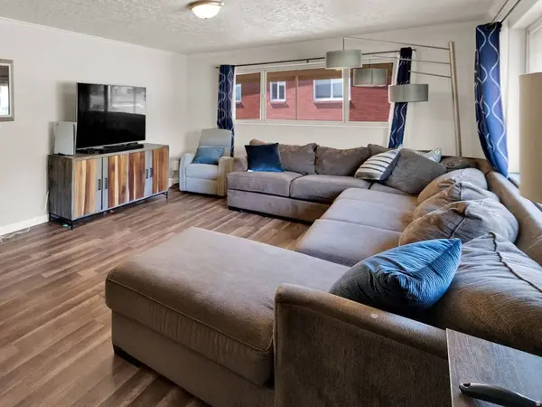 925 JACKSON AVE, Ogden, UT 84404
