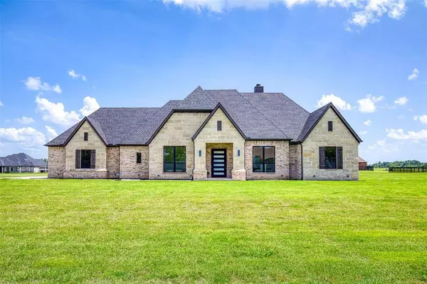 1355 Canyon Lake Road, Wills Point, TX 75169