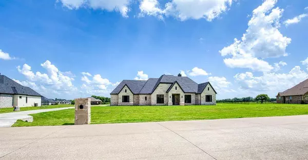 1355 Canyon Lake Road, Wills Point, TX 75169