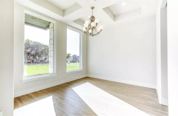 1376 Shadow Lakes Drive, Wills Point, TX 75169