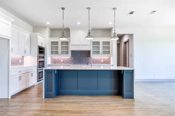 1333 Canyon Lake Road, Wills Point, TX 75169