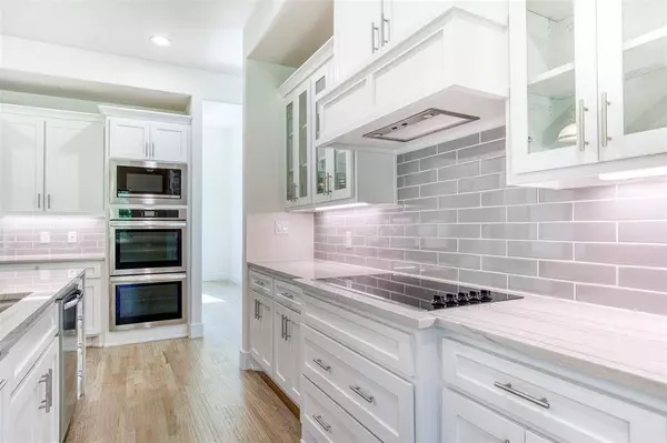 1044 Hidden Oaks Drive, Wills Point, TX 75169