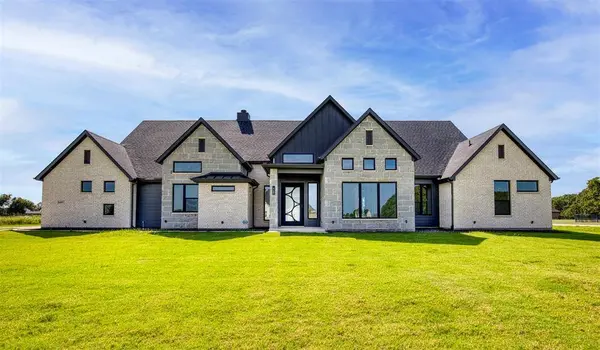 1407 Deerfield Drive, Wills Point, TX 75169