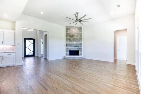 1407 Deerfield Drive, Wills Point, TX 75169
