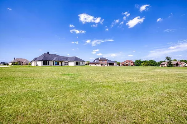 1333 Canyon Lake Road, Wills Point, TX 75169