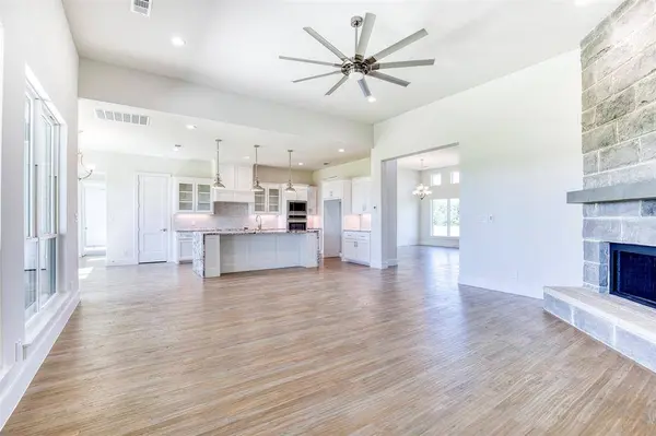 1407 Deerfield Drive, Wills Point, TX 75169