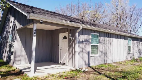 808 S Bois D'Arc, Forney, TX 75126