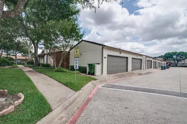 1916 Cobblestone Lane, Garland, TX 75042