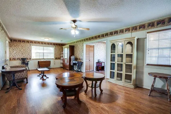 464 Vz County Road 2120, Canton, TX 75103