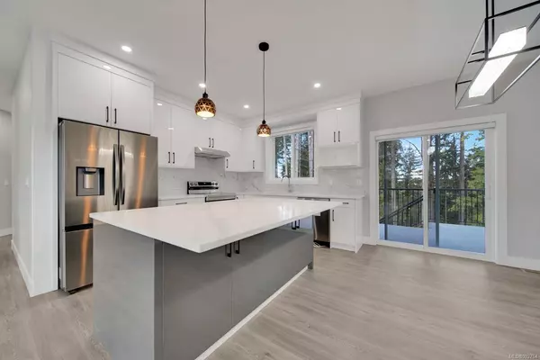 394 Avaani Way, Nanaimo, BC V9R 4J5