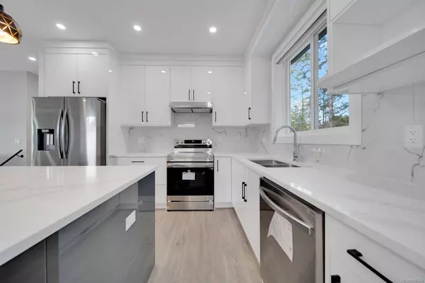 394 Avaani Way, Nanaimo, BC V9R 4J5