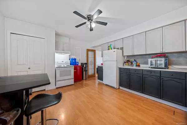 411 Chesterlea Ave, Nanaimo, BC V9R 4B5