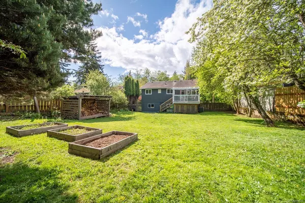 676 Beaconsfield Rd, Nanaimo, BC V9R 1X2