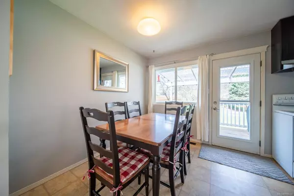 676 Beaconsfield Rd, Nanaimo, BC V9R 1X2