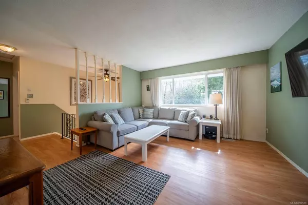 676 Beaconsfield Rd, Nanaimo, BC V9R 1X2