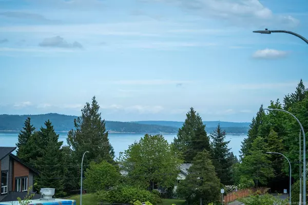 143 Francis Pl, Ladysmith, BC V9G 1W4