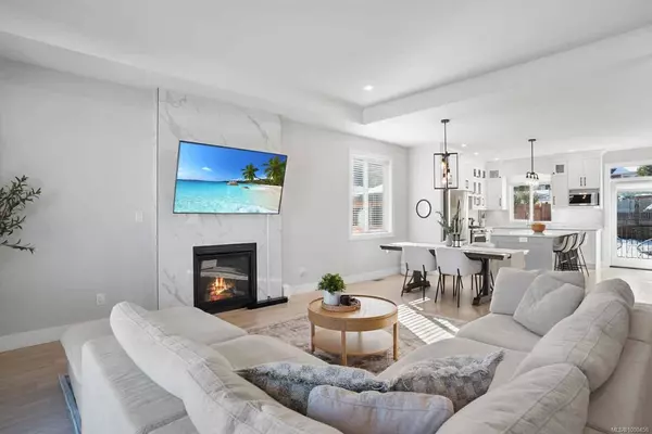 143 Francis Pl, Ladysmith, BC V9G 1W4