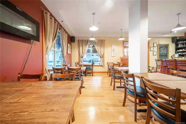 5281 Rutherford Rd #102, Nanaimo, BC V9T 5N9