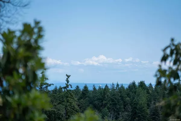 104 Bray Rd, Nanaimo, BC V9T 0C2