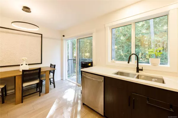 600 Ninth St #102, Nanaimo, BC V9R 0L4