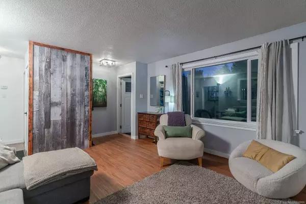 1439 White St, Nanaimo, BC V9S 1J1