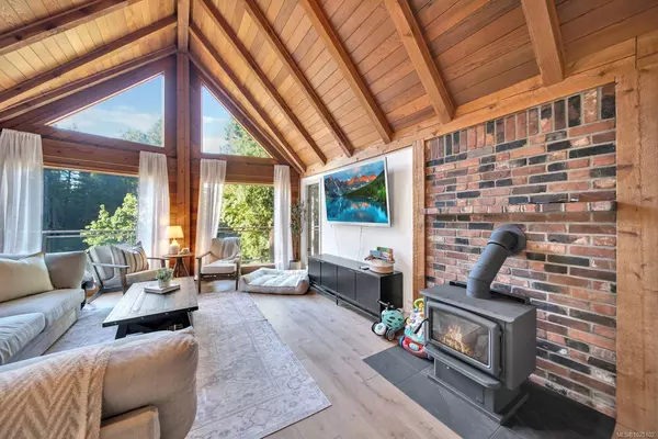 995 Nanaimo River Rd, Nanaimo, BC V9X 1E5